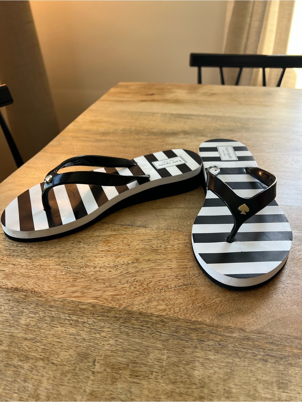 KATE SPADE Milli Women's Flat Wedges Flip Flops Striped Sandals US Size 8